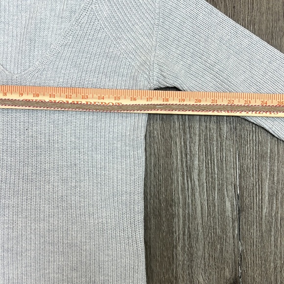 Cabi Gray Ribbed V-Neck Tunic Sweater XS - Picture 7 of 9